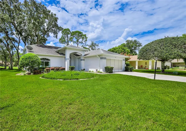 Photo 3 of Single family home for sale at 8018 Sugarbush Dr, Spring Hill, FL 34606 | MLS# W7888266 | Listing updated on 2026-09-23