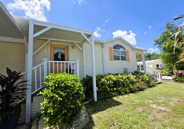 3rd image of 20952 Little Magens Loop, Lutz, FL 33558 | MLS# W7888267