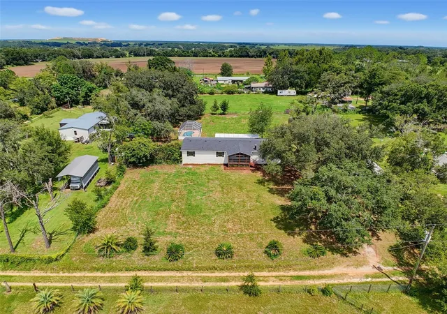 Photo 1 of Manufactured home for sale at 11106 Fernway Ln, Dade City, FL 33525 | MLS# TB8535971 | Listing updated on 2026-09-10