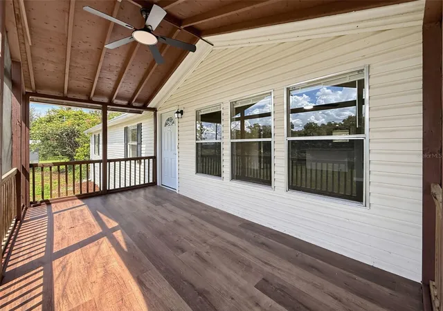 Photo 2 of Manufactured home for sale at 11106 Fernway Ln, Dade City, FL 33525 | MLS# TB8535971 | Listing updated on 2026-09-10