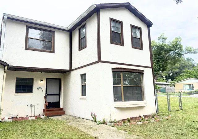 Townhouse for sale at 2207 Karl St #A, LEESBURG, FL 34748 | MLS# O6430846
