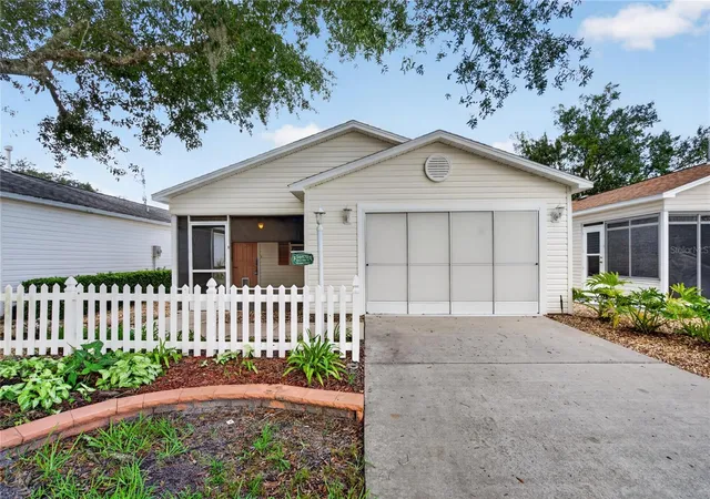 Photo 1 of Single family home for sale at 16970 Se 94th Sunnybrook Cir, The Villages, FL 32162 | MLS# OM729774 | Listing updated on 2026-08-15