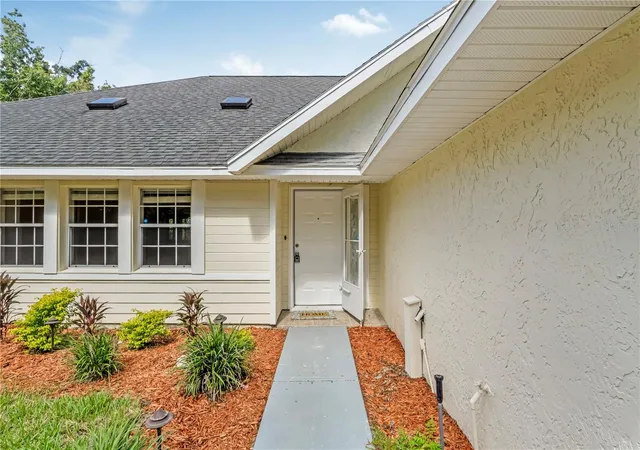Photo 3 of Single family home for sale at 5812 Nob Hl Blvd, Port Orange, FL 32127 | MLS# V4950561 | Listing updated on 2026-10-11