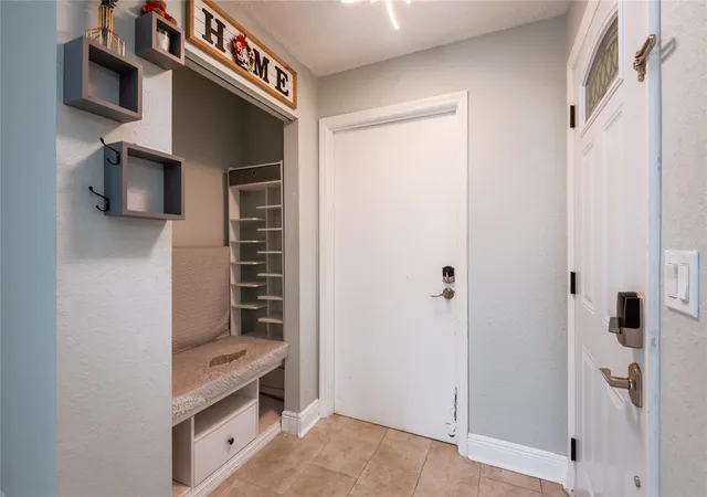Listing Photo 5 - Condo for sale in building located at 1944 Elaine Dr, CLEARWATER, FL 33760 - Unit #1944
