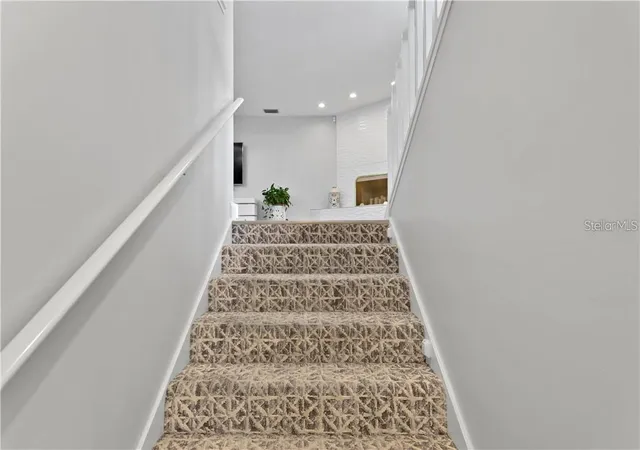 4th image of 11722 Currie Ln, LARGO, FL 33774