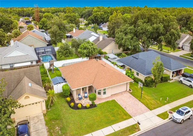 3rd image of 1063 Beckstrom Dr, Oviedo, FL 32765 | MLS# O6430852