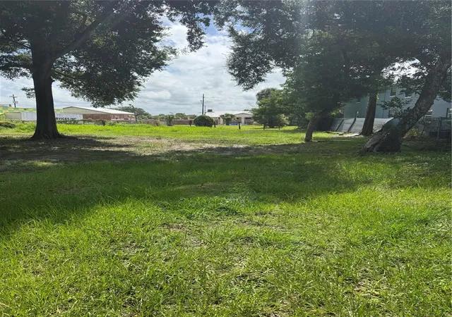 Photo 2 of Land for sale at 937 N Iowa Ave, Lakeland, FL 33801 | MLS# L4964034 | Listing updated on 2026-08-12