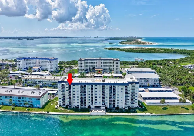 Photo 1 of Condo for sale at 9 Haig Pl #810, Dunedin, FL 34698 | MLS# TB8536013 | Listing updated on 2026-08-26