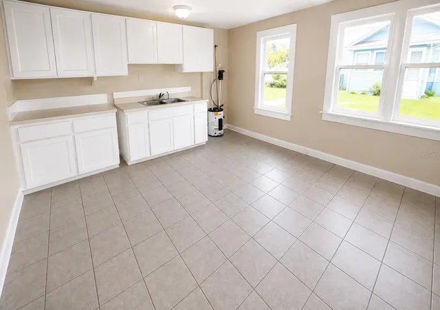 Photo 3 of Multi family home for sale at 308 N Peninsula Dr, Daytona Beach, FL 32118 | MLS# V4950564 | Listing updated on 2026-09-22