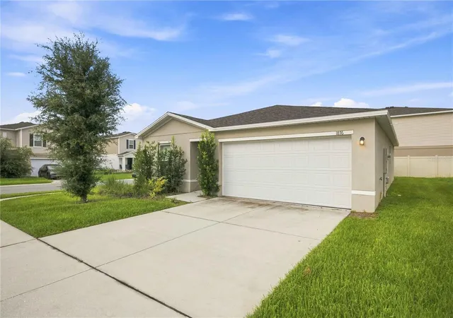 2nd image of 1876 Iowa Dr, Sumterville, FL 33585 | MLS# OM729784