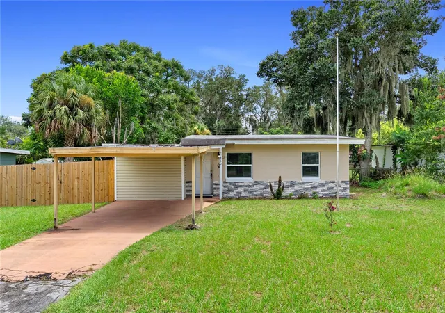 1st image of 460 E 3rd St, Chuluota, FL 32766 | MLS# O6430876