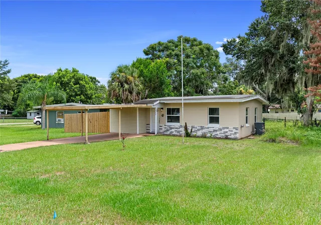 2nd image of 460 E 3rd St, Chuluota, FL 32766 | MLS# O6430876