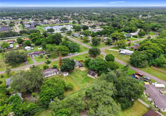 28th image of 460 E 3rd St, Chuluota, FL 32766 | MLS# O6430876