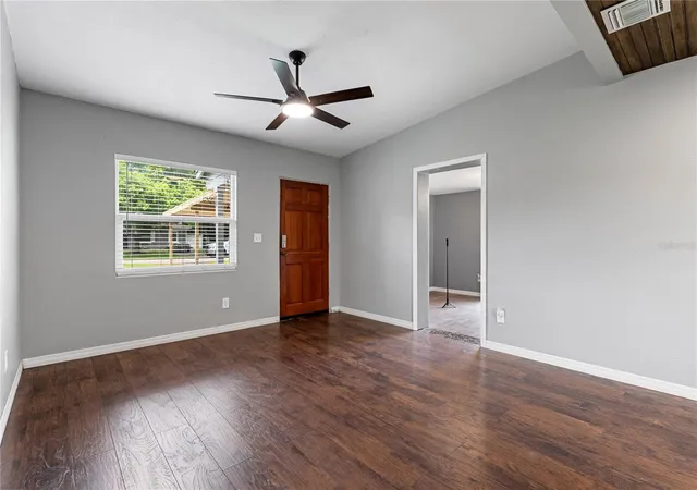 4th image of 460 E 3Rd St, Chuluota, FL 32766 | MLS# O6430876