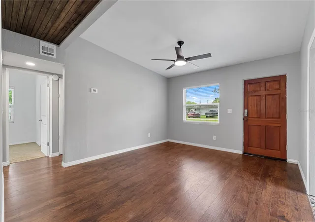 5th image of 460 E 3Rd St, Chuluota, FL 32766 | MLS# O6430876