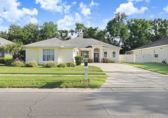 Photo 1 of Single family home for sale at 3029 Minuteman Ln, Brandon, FL 33511 | MLS# TB8536018 | Listing updated on 2026-10-20