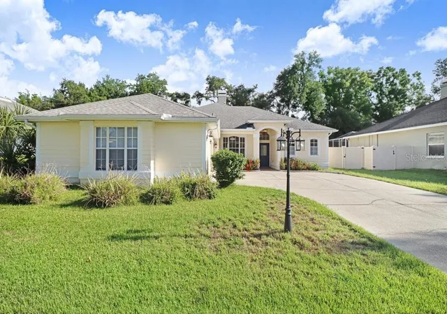 Photo 3 of Single family home for sale at 3029 Minuteman Ln, Brandon, FL 33511 | MLS# TB8536018 | Listing updated on 2026-10-20