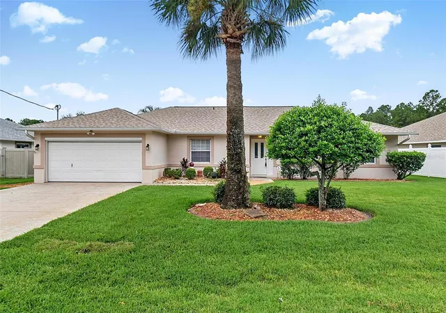 Photo 3 of Single family home for sale at 6 Wilmont Pl, Palm Coast, FL 32164 | MLS# FC320458 | Listing updated on 2026-09-14