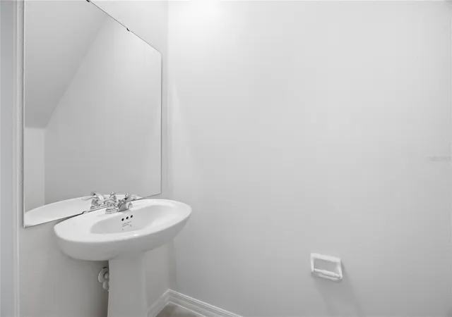 Photo 4 of Single family home for sale at 641 Bald Cypress Dr, Lakeland, FL 33801 | MLS# L4964037 | Listing updated on 2026-09-03