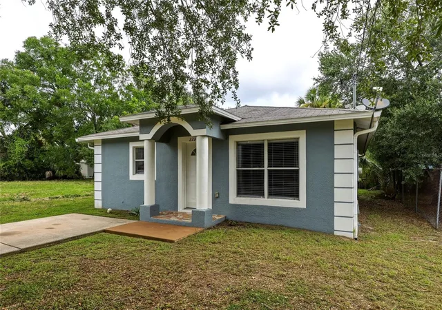 Photo 2 of Single family home for sale at 2214 E 19th Avenue, Tampa, FL 33605 | MLS# TB8536029 | Listing updated on 2026-09-04