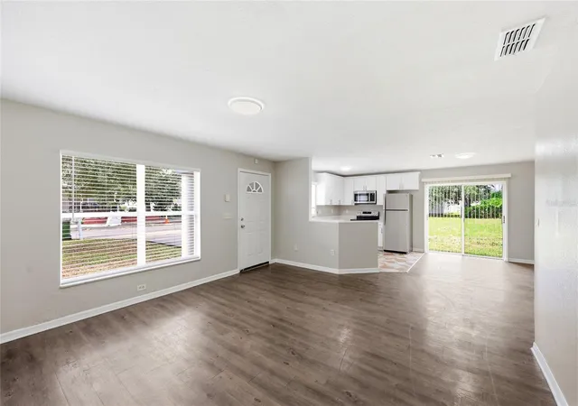 Photo 4 of Single family home for sale at 2214 E 19th Avenue, Tampa, FL 33605 | MLS# TB8536029 | Listing updated on 2026-10-27
