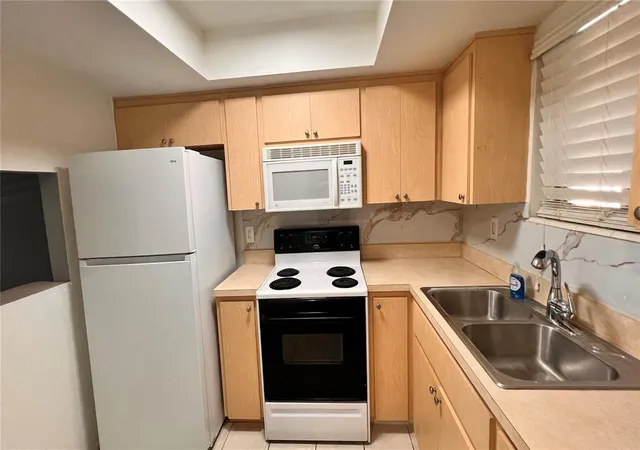 Photo 4 of Condo for sale at 801 83rd Avenue N #114, Saint Petersburg, FL 33702 | MLS# W7888277 | Listing updated on 2026-09-07
