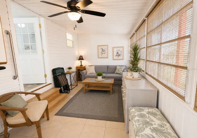 4th image of 1613 Michigan Ave, Bradenton, FL 34207 | MLS# A4702105