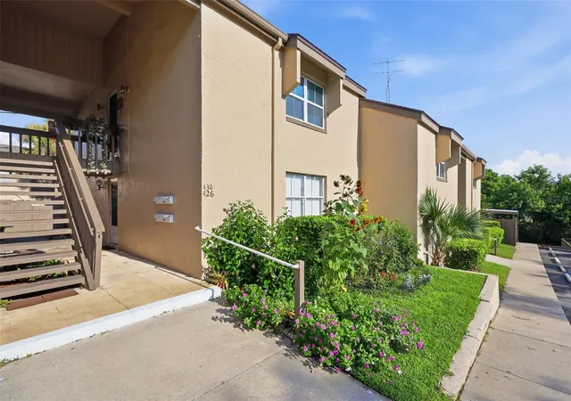 Listing Photo 4 - Condo for sale in building located at 430 Windmeadows St, Altamonte Springs, FL 32701