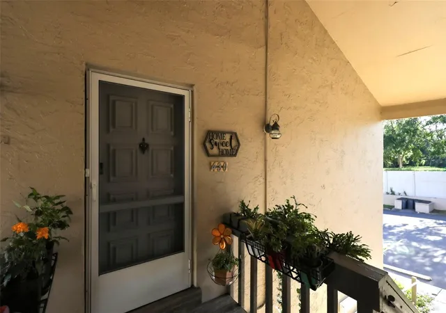 Listing Photo 5 - Condo for sale in building located at 430 Windmeadows St, Altamonte Springs, FL 32701