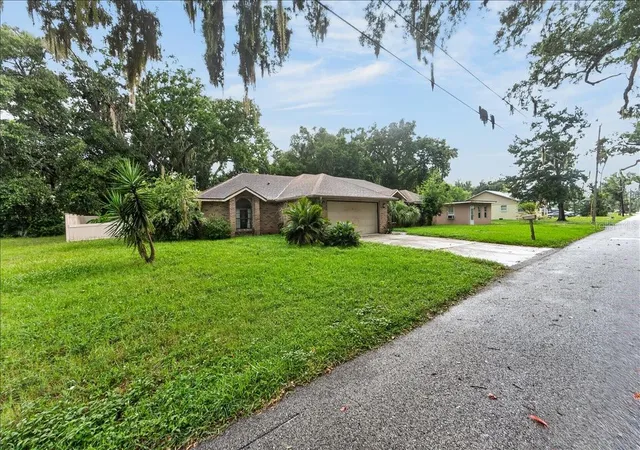 2nd image of 344 N Frederick Ave, Daytona Beach, FL 32114 | MLS# TB8536054