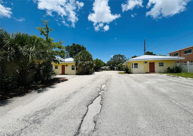 25th image of 2121 Lakeview Dr, Sebring, FL 33870 | MLS# L4964041