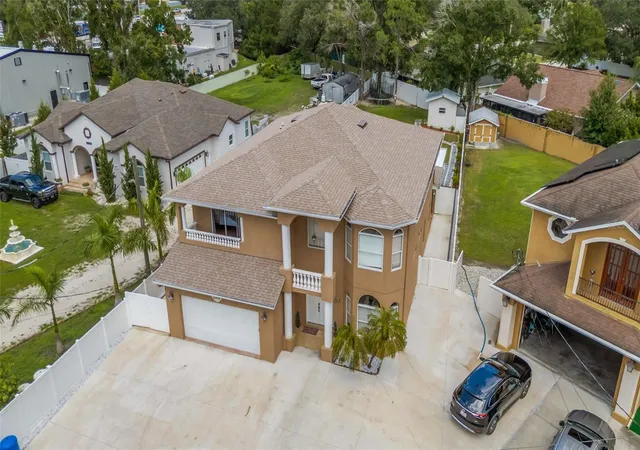 4th image of 10806 Perez Dr, Tampa, FL 33618 | MLS# TB8536066