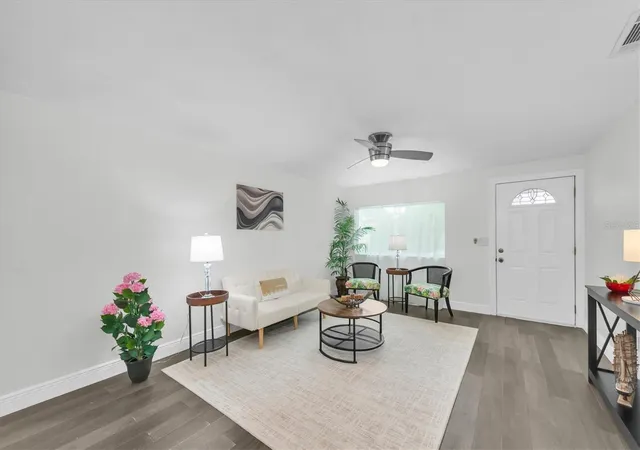 Photo 3 of Single family home for sale at 650 Timber Bay Cir W, Oldsmar, FL 34677 | MLS# TB8536069 | Listing updated on 2026-09-27