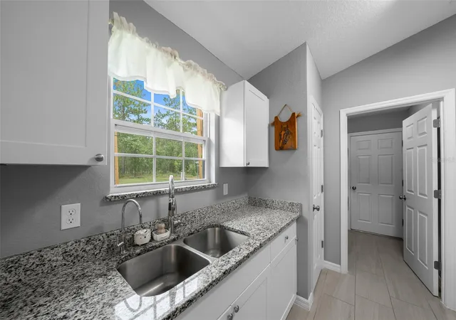5th image of 3306 Nw Ridgewood Rd, Dunnellon, FL 34431 | MLS# OM729794