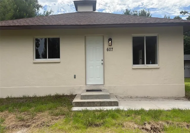 1st image of 607 2nd St Nw, Ruskin, FL 33570 | MLS# A4702115