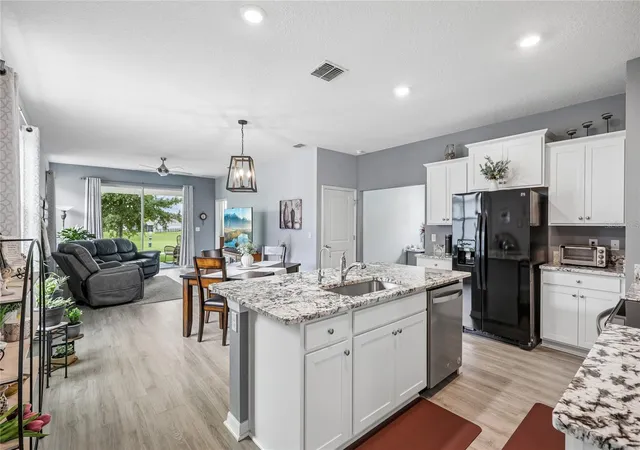 Photo 3 of Single family home for sale at 5395 Sunshine Dr, Wildwood, FL 34785 | MLS# O6430929 | Listing updated on 2026-09-24
