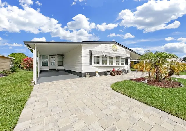 Photo 1 of Manufactured home for sale at 5022 Foxwood Blvd, Lakeland, FL 33810 | MLS# P4939516 | Listing updated on 2026-10-15