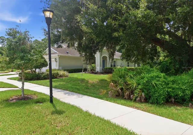 Photo 3 of Single family home for sale at 13584 Circa Xing Dr, Lithia, FL 33547 | MLS# TB8536086 | Listing updated on 2026-08-07