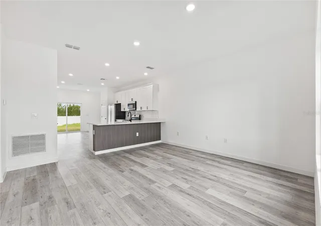 Photo 5 of House for sale at 476-474 Columbia Ct, Kissimmee, FL 34759 | MLS# O6430942 | Listing updated on 2026-09-01