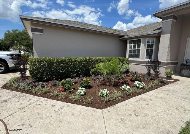 Photo 3 of Single family home for sale at 6634 Shepherd Oaks St, Lakeland, FL 33811 | MLS# TB8536094 | Listing updated on 2026-09-02
