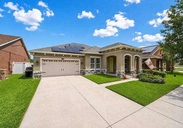 Photo 3 of Single family home for sale at 2281 Tradewinds, Kissimmee, FL 34746 | MLS# S5155064 | Listing updated on 2026-09-14
