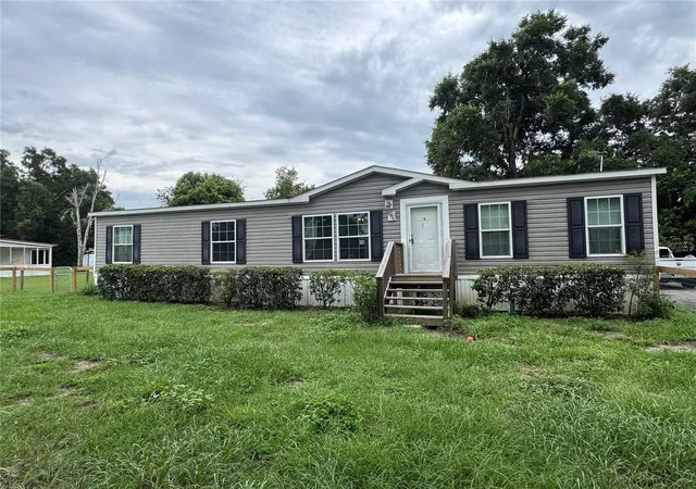 1st image of 1916 Fruitland Park Blvd, Fruitland Park, FL 34731 | MLS# G5116085