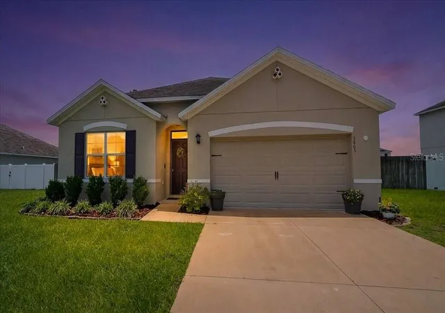Photo 1 of Single family home for sale at 3063 Ne 42nd Road, Ocala, FL 34470 | MLS# OM729808 | Listing updated on 2026-08-11