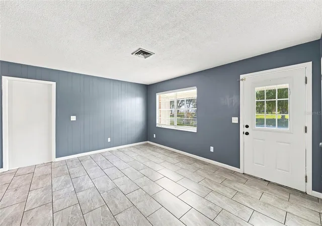 Photo 2 of Single family home for sale at 1655 N Floral Ave, Bartow, FL 33830 | MLS# W7888284 | Listing updated on 2026-08-20