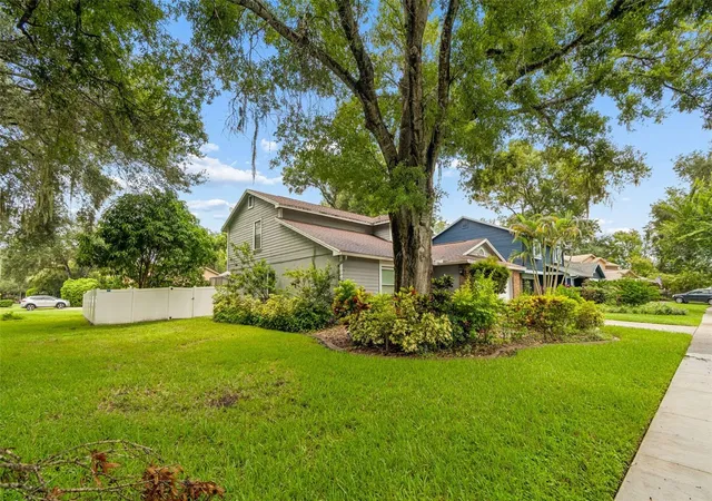 Photo 1 of Single family home for sale at 16507 Cranwood Pl, Tampa, FL 33618 | MLS# TB8536118 | Listing updated on 2026-09-24