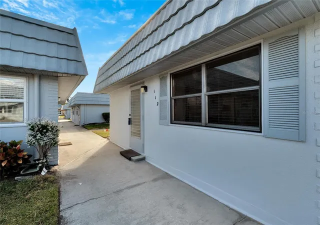 2nd image of 202 Bedford Trl #112, Sun City Center, FL 33573 | MLS# TB8536122