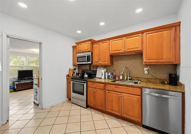 Photo 2 of Single family home for sale at 1542 Lakeview Rd, Clearwater, FL 33756 | MLS# TB8536126 | Listing updated on 2026-09-12