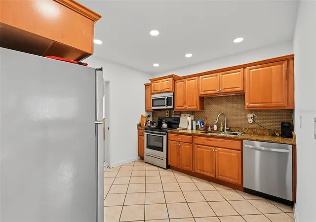 Photo 3 of Single family home for sale at 1542 Lakeview Rd, Clearwater, FL 33756 | MLS# TB8536126 | Listing updated on 2026-09-12
