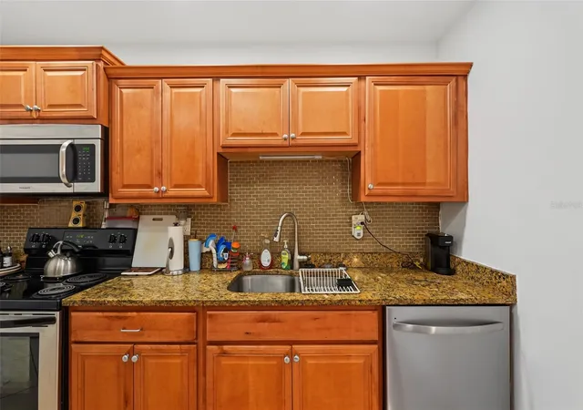 Photo 4 of Single family home for sale at 1542 Lakeview Rd, Clearwater, FL 33756 | MLS# TB8536126 | Listing updated on 2026-09-12