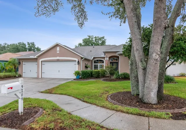 Photo 3 of Single family home for sale at 9209 Waterbird Dr, Riverview, FL 33578 | MLS# TB8536132 | Listing updated on 2026-09-23